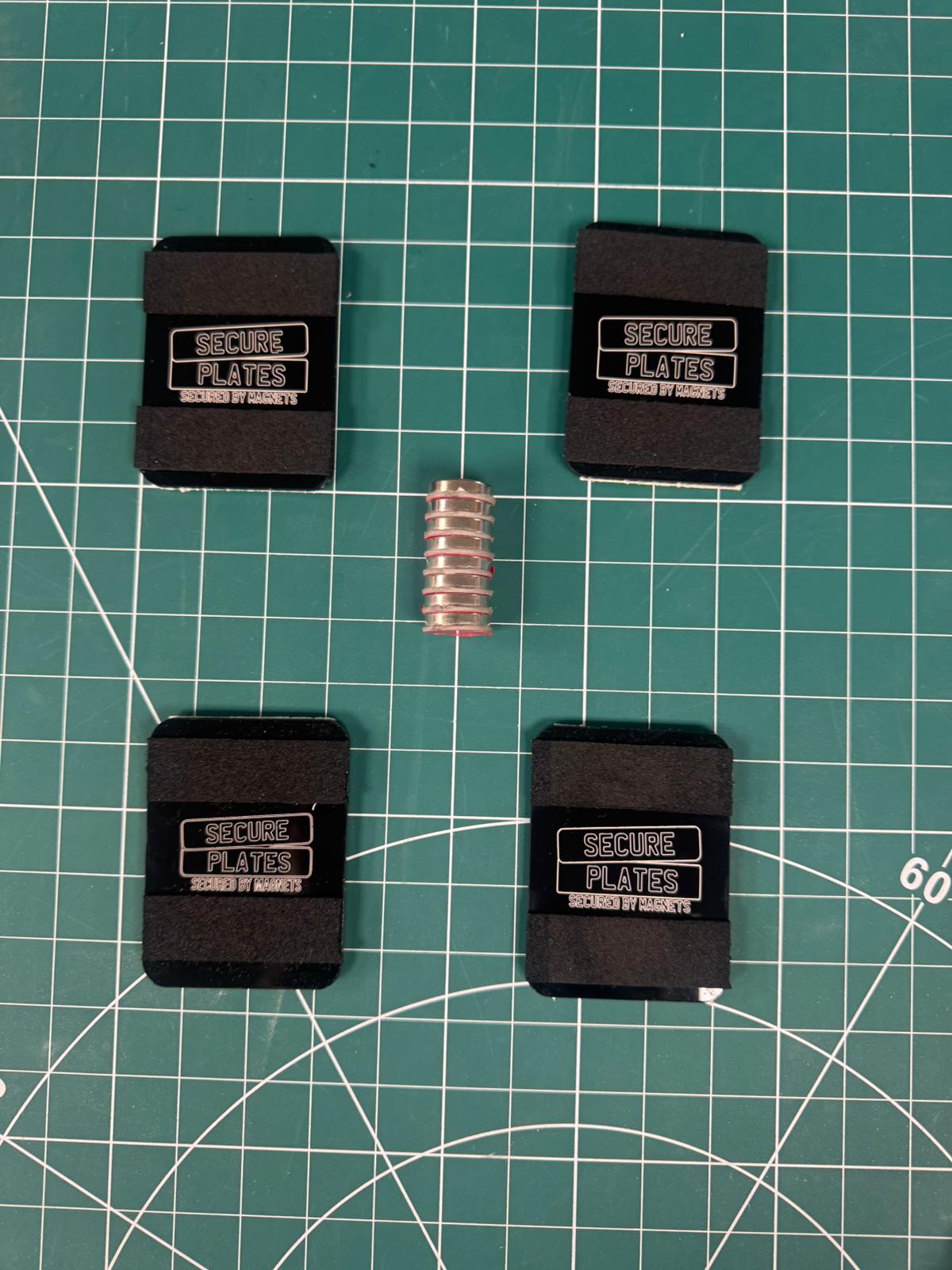 SECURED BY MAGNETS KIT FOR 1 PLATE